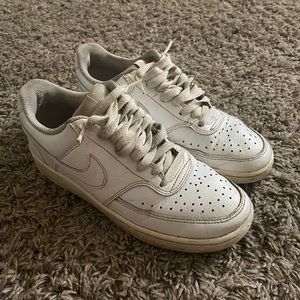 women’s nike court shoes